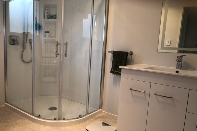 Photo of property in 98d Lakeside Drive, Orewa, 0931