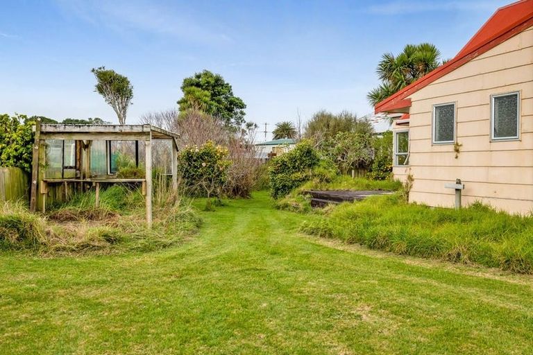 Photo of property in 22 Ponderosa Place, Opunake, 4616