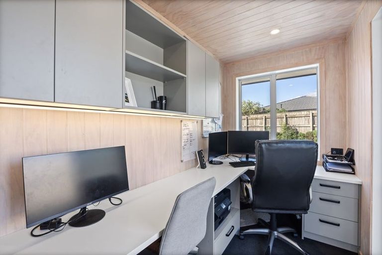 Photo of property in 3 Barbaras Way, Waikanae Beach, Waikanae, 5036