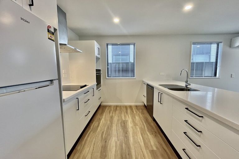 Photo of property in 17 Wheatsheaf Lane, Heathcote Valley, Christchurch, 8022