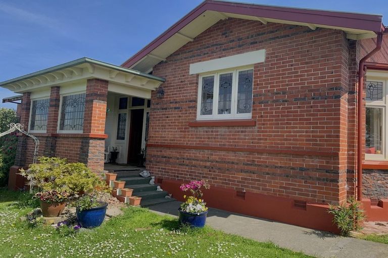 Photo of property in 1 Parsonage Road, Waimate, 7924