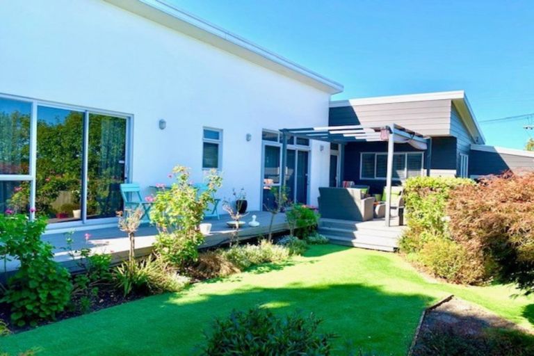 Photo of property in 2 Moore Street, Forest Lake, Hamilton, 3200