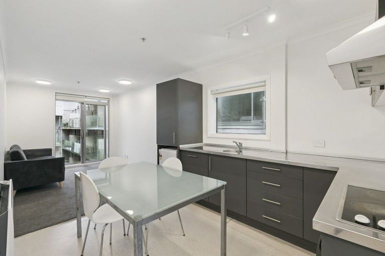 Photo of property in Monvie Apartments, 812/15 Holland Street, Te Aro, Wellington, 6011