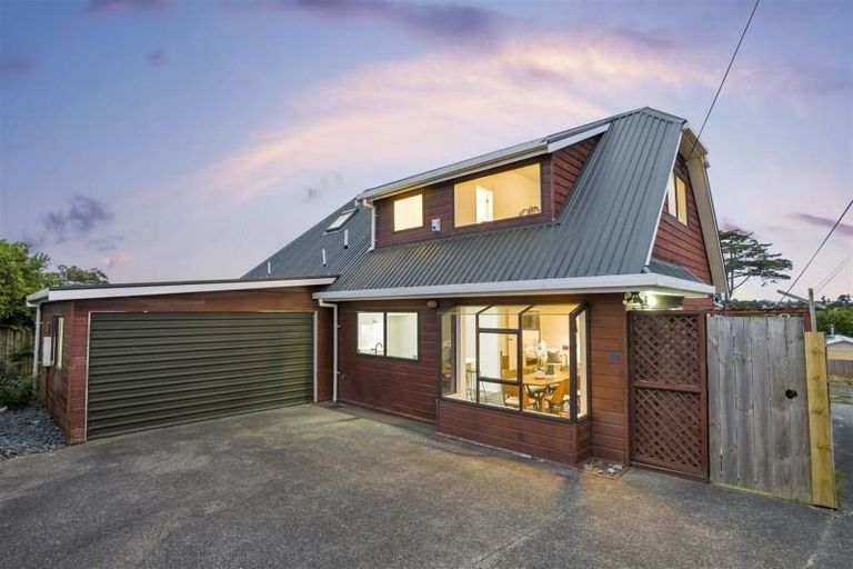 Photo of property in 1/81 Carlisle Road, Torbay, Auckland, 0632