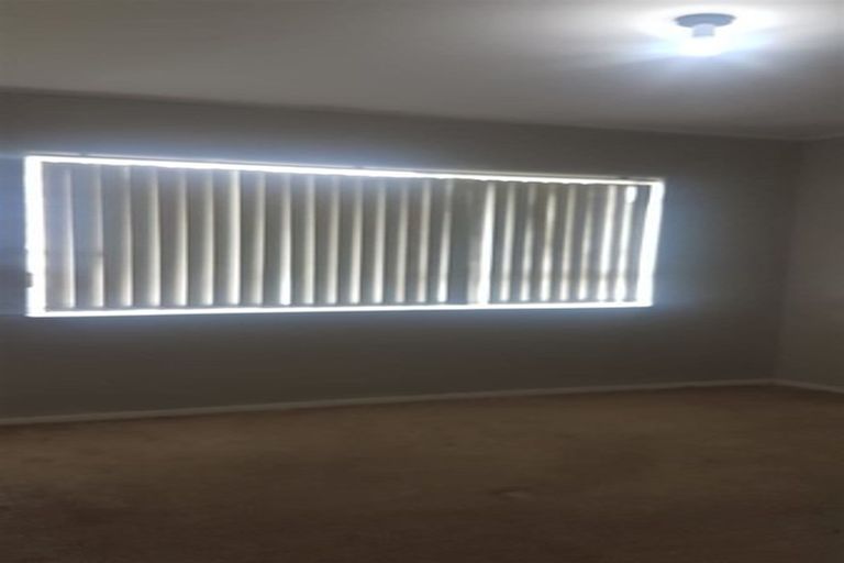 Photo of property in 2 Sunlands Drive, Manurewa, Auckland, 2102