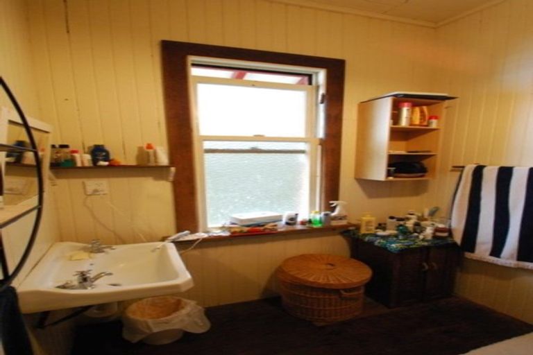 Photo of property in 31 Saint Michaels Crescent, Kelburn, Wellington, 6012