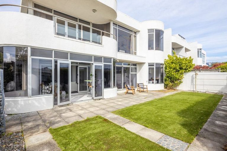 Photo of property in 18-27 Lawson Place, Mount Victoria, Wellington, 6011