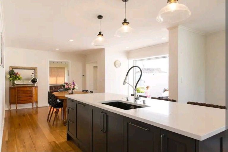 Photo of property in 85a Litten Road, Cockle Bay, Auckland, 2014