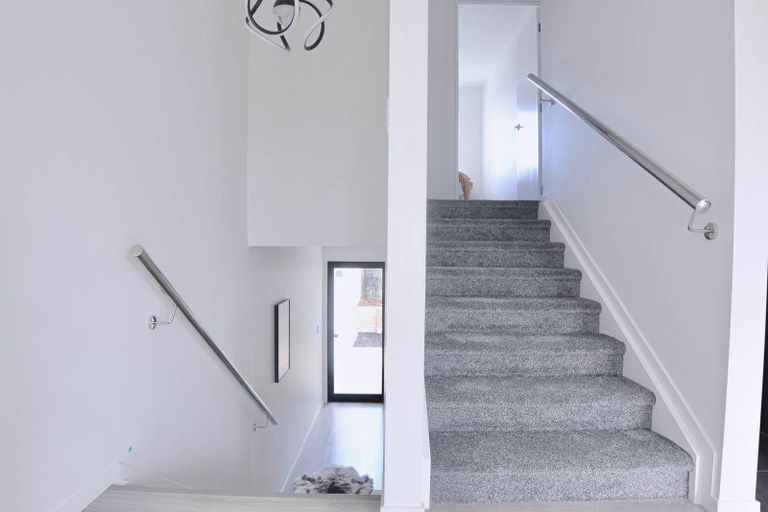 Photo of property in 27 Korokio Lane, Henderson, Auckland, 0612