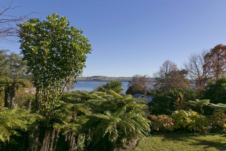 Photo of property in 354 Lake Terrace, Two Mile Bay, Taupo, 3330