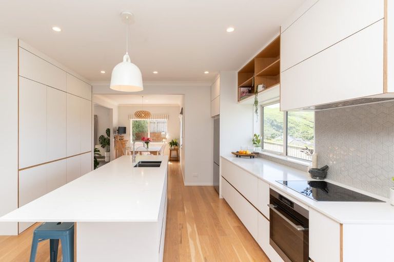 Photo of property in 51 Erlestoke Crescent, Churton Park, Wellington, 6037