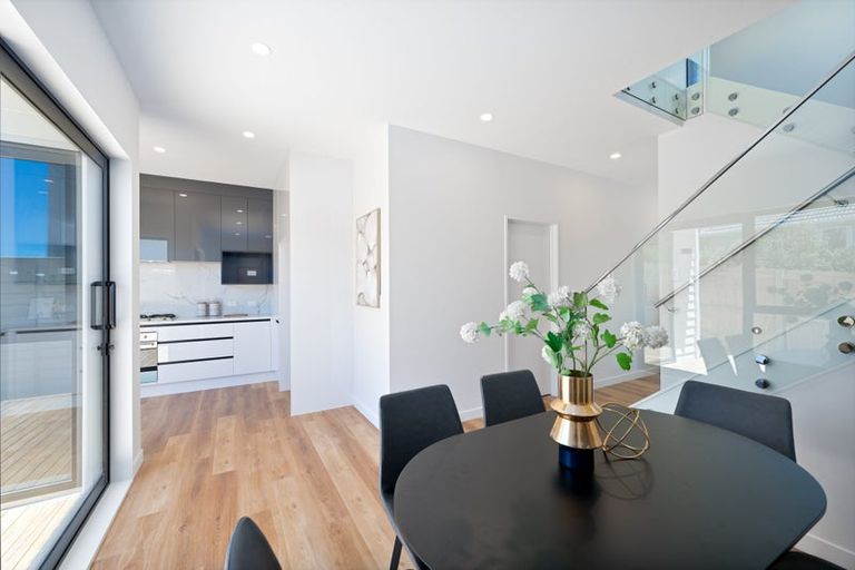 Photo of property in 21d Barron Drive, Green Bay, Auckland, 0604