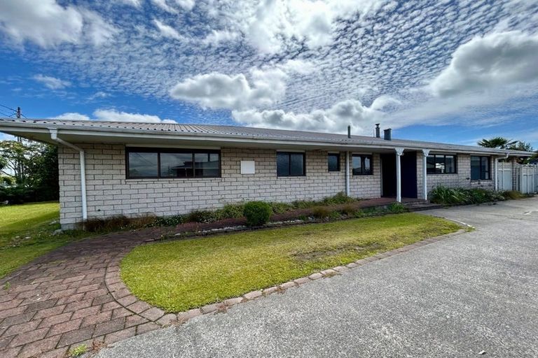 Photo of property in 37 Brougham Street, Westport, 7825