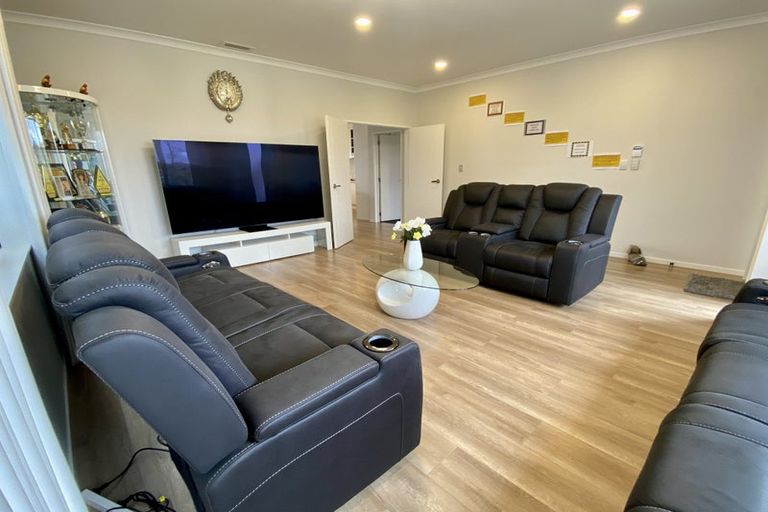 Photo of property in 32 Goodfellow Lane, Flat Bush, Auckland, 2019