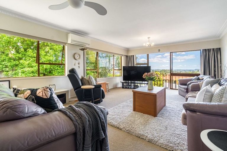 Photo of property in 59 Chelsea View Drive, Chatswood, Auckland, 0626