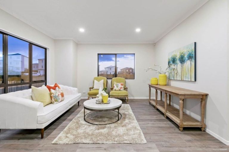 Photo of property in 60 Lime Hill Rise, Flat Bush, Auckland, 2019