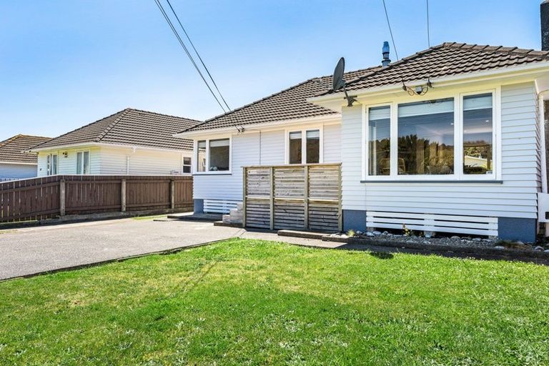 Photo of property in 126 Wise Street, Wainuiomata, Lower Hutt, 5014
