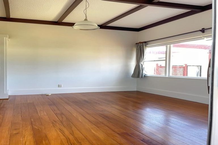 Photo of property in 504 East Coast Road, Windsor Park, Auckland, 0630