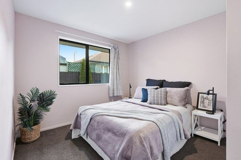 Photo of property in 1/137 Maidstone Road, Ilam, Christchurch, 8041