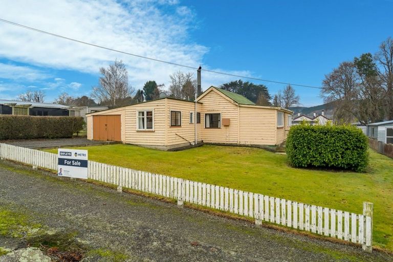 Photo of property in 15 Harrington Street, Lawrence, 9532