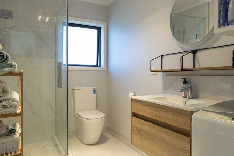 Photo of property in 11 Winnie Close, Acacia Bay, Taupo, 3330