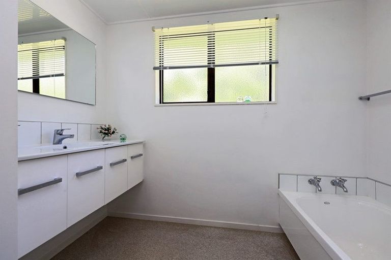 Photo of property in 22 Durham Drive, Havelock North, 4130