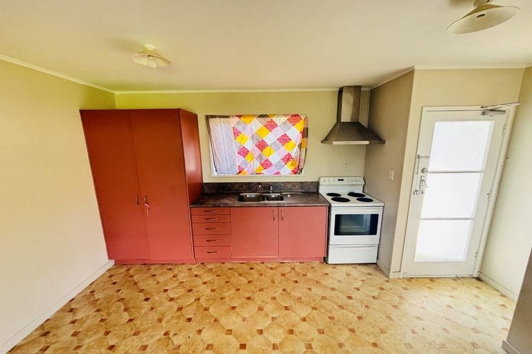 Photo of property in 2/76 Settlement Road, Papakura, 2110
