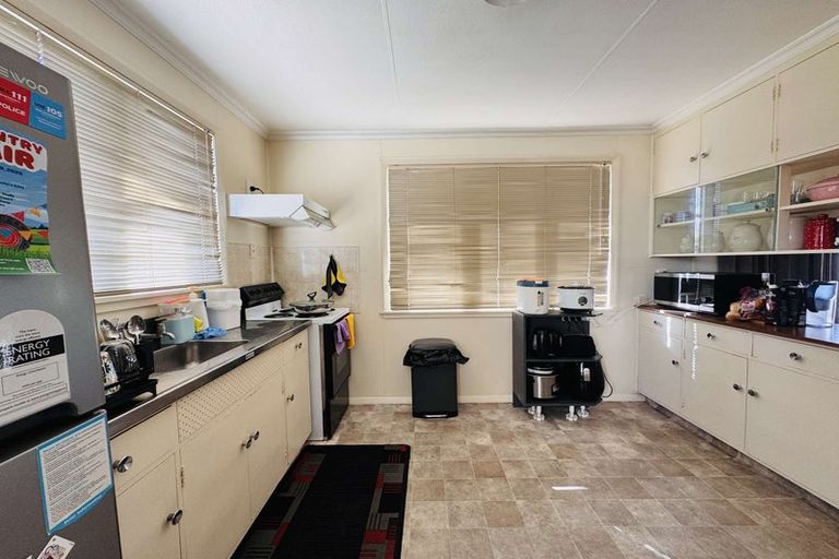 Photo of property in 270 Park Road, Hokowhitu, Palmerston North, 4410