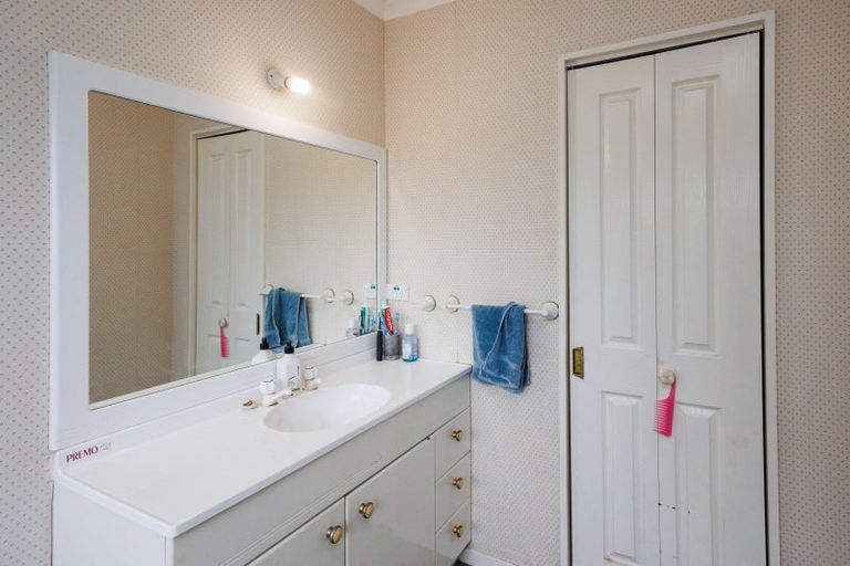 Photo of property in 12 Colorado Crescent, Milson, Palmerston North, 4414