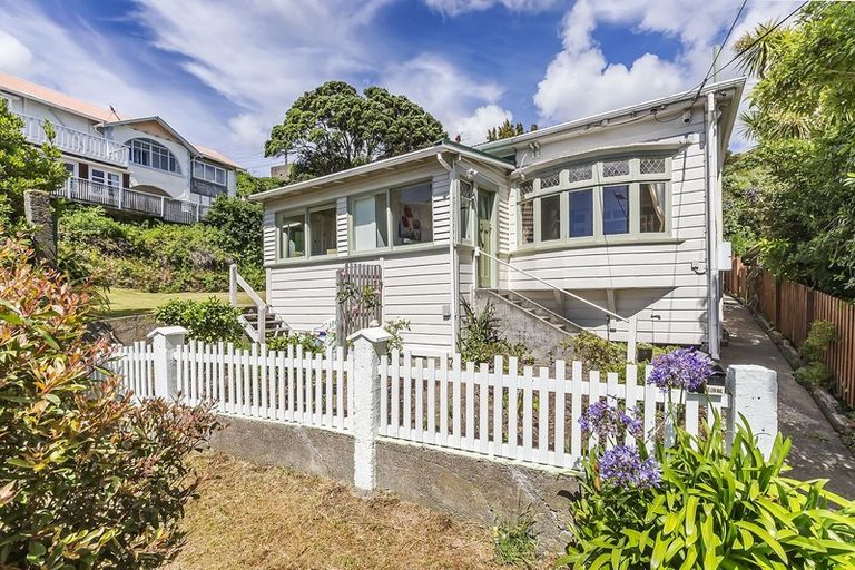 Photo of property in 16 Samoa Street, Kilbirnie, Wellington, 6022