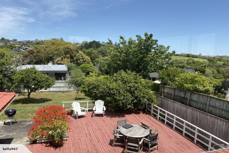 Photo of property in 16 Oliver Twist Avenue, Mellons Bay, Auckland, 2014