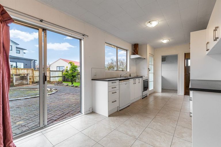 Photo of property in 58 Archmillen Avenue, Pakuranga Heights, Auckland, 2010