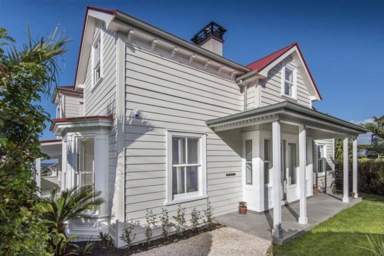 Photo of property in 8 St Aubyn Street, Devonport, Auckland, 0624