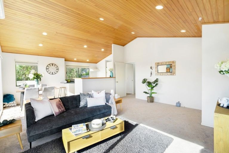 Photo of property in 19 Tiri Road, Manly, Whangaparaoa, 0930