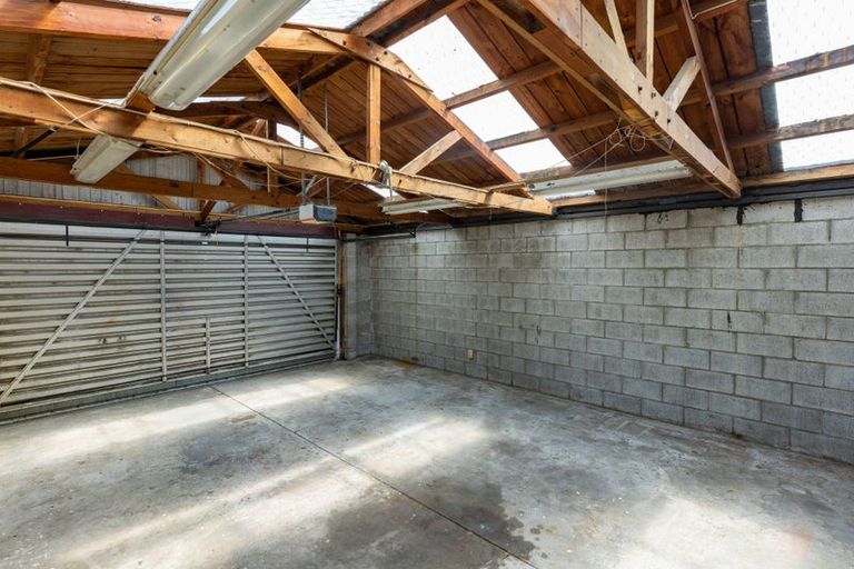 Photo of property in 12 Fairmont Place, Hornby, Christchurch, 8042