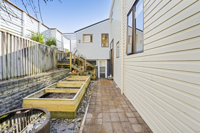 Photo of property in 28 Pararewa Drive, Whalers Gate, New Plymouth, 4310