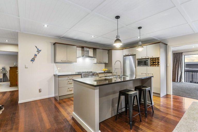 Photo of property in 47 Kittiwake Drive, Schnapper Rock, Auckland, 0632