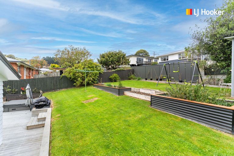 Photo of property in 25 Elwyn Crescent, Green Island, Dunedin, 9018