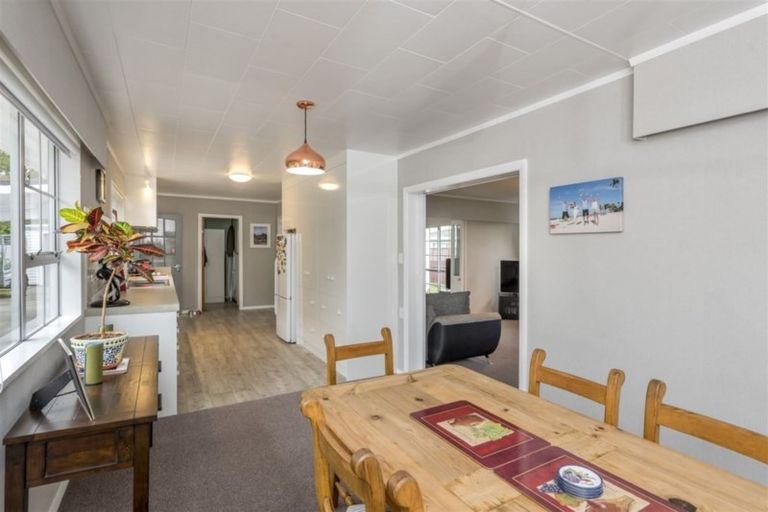 Photo of property in 8 Regal Street, Levin, 5510