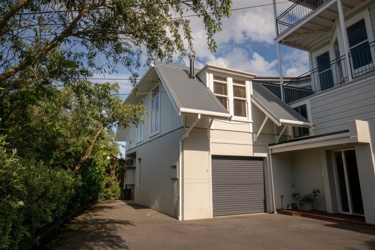 Photo of property in 11 Dorking Road, Brooklyn, Wellington, 6021