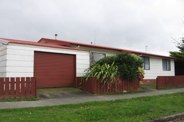 Photo of property in 31 Peter Hall Drive, Kelvin Grove, Palmerston North, 4414