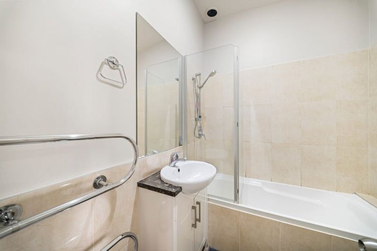 Photo of property in 14/6 Islington Avenue, New Lynn, Auckland, 0600