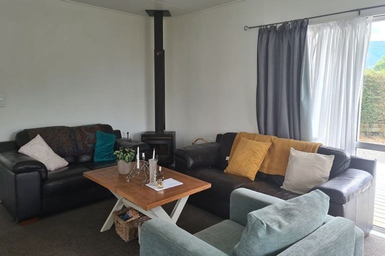 Photo of property in 72 Woodward Street East, Featherston, 5710