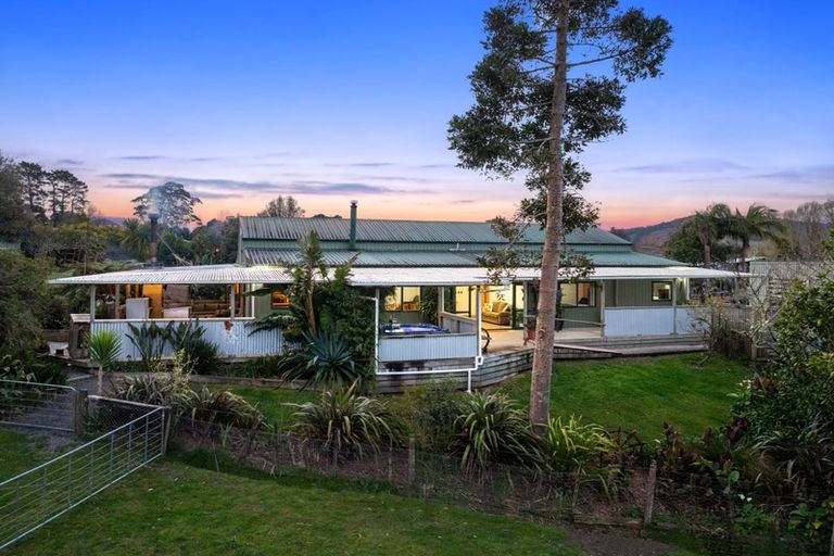 Photo of property in 979 Kaipara Flats Road, Kaipara Flats, Warkworth, 0984