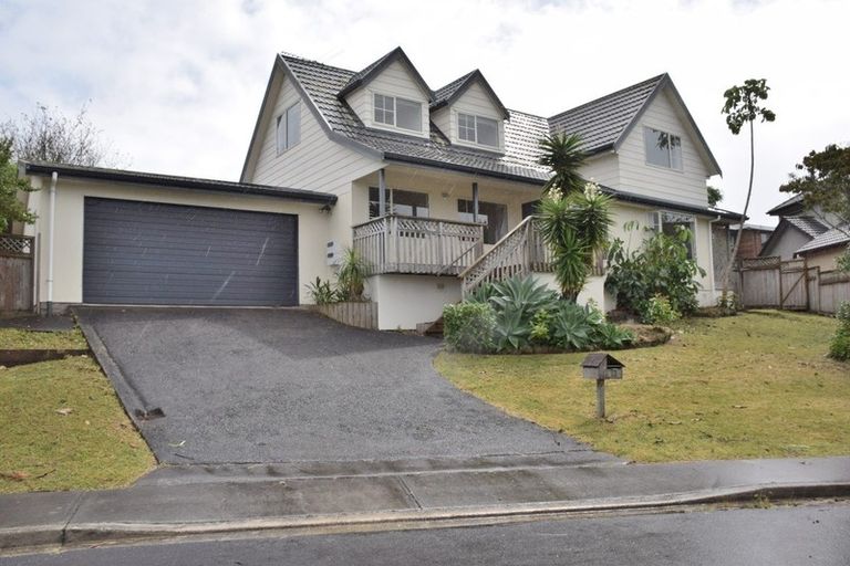 Photo of property in 13 Noel Williams Place, Windsor Park, Auckland, 0630