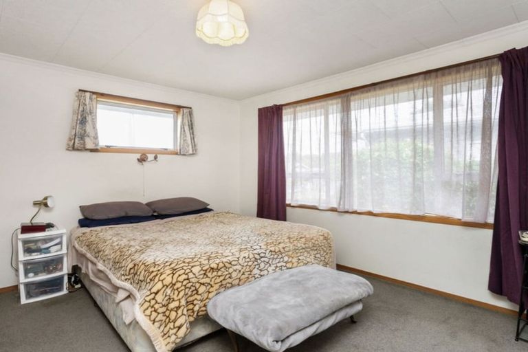 Photo of property in 28 Compton Street, Woolston, Christchurch, 8062