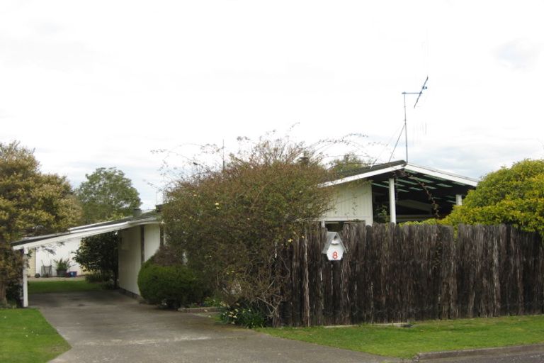Photo of property in 8 Limbrick Street, Waipawa, 4210