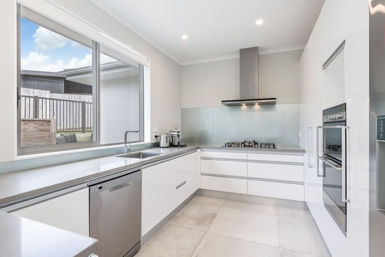 Photo of property in 61 Mackay Drive, Greenhithe, Auckland, 0632