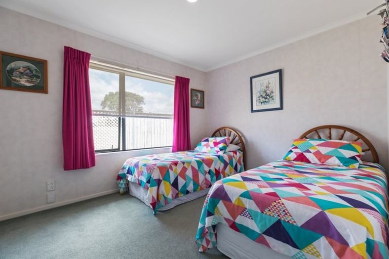 Photo of property in 34 Blackwood Drive, Wattle Downs, Auckland, 2103