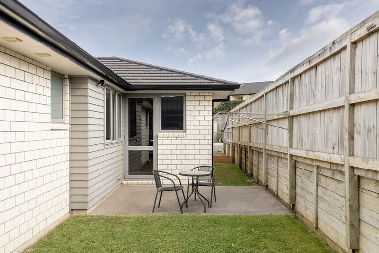 Photo of property in Waterview Estate, 33/4 Greystone Place, Omokoroa, 3114